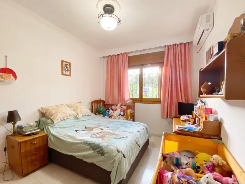 Spacious independent villa with a lot of character in exclusive residential area of Marbella.