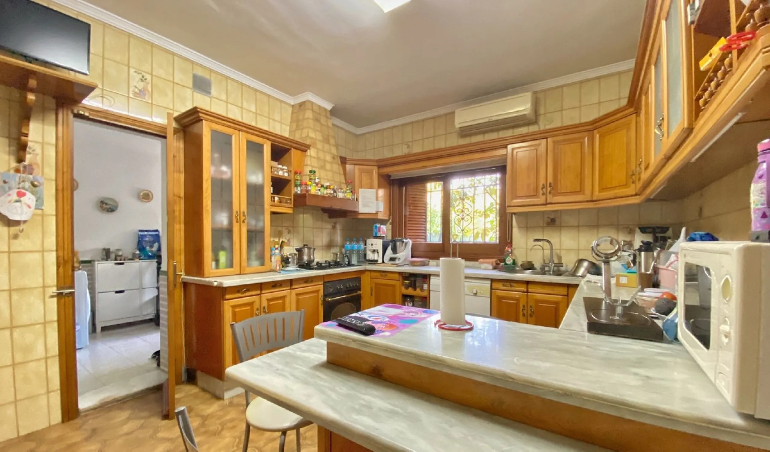 Spacious independent villa with a lot of character in exclusive residential area of Marbella.
