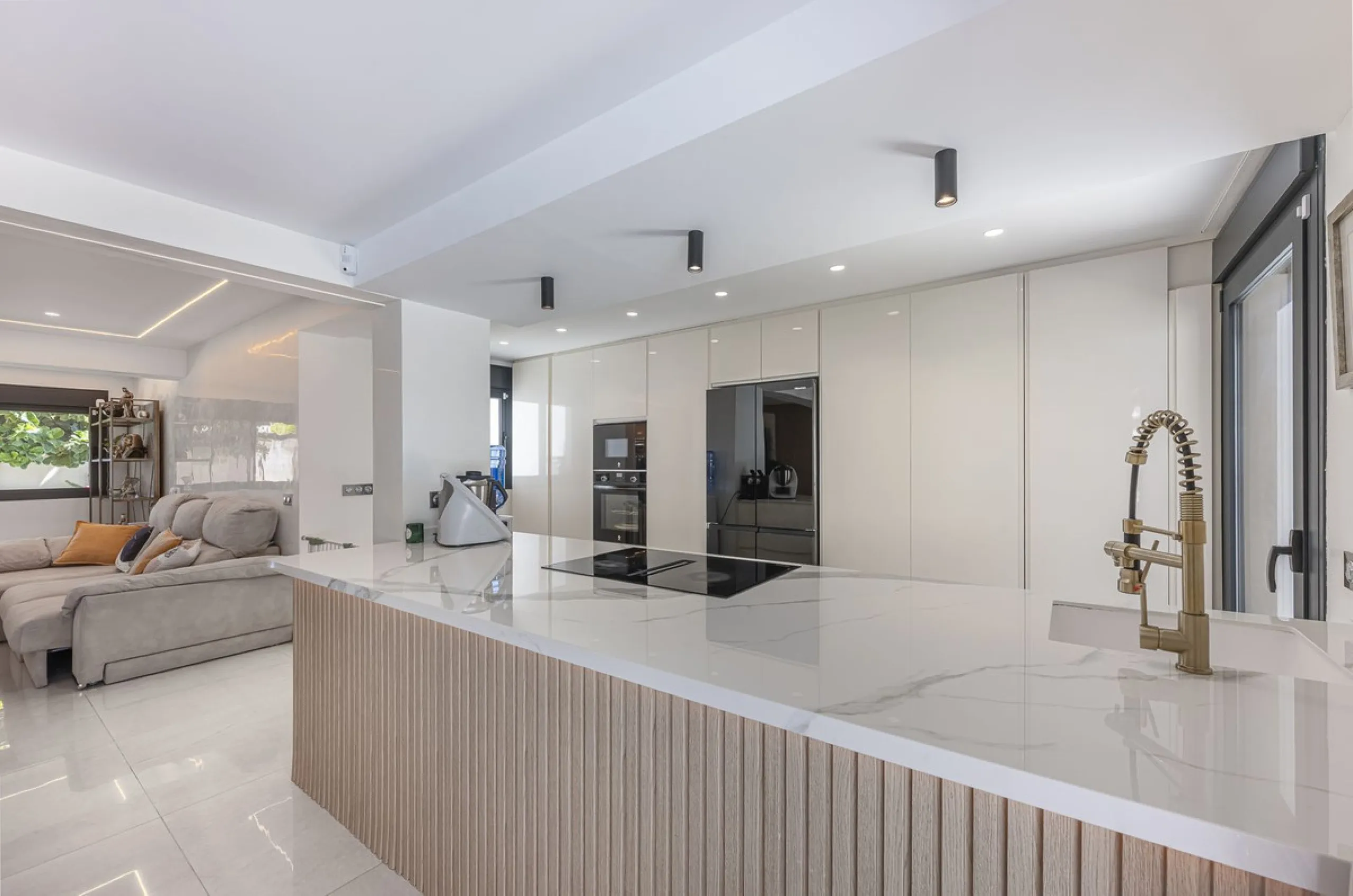 House - Detached Villa в продаже в Estepona, Málaga. В доме 3 спален и 4 ванных комнат. Площадь дома 260 м²