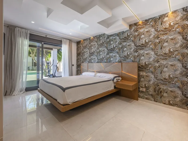 House - Detached Villa в продаже в Estepona, Málaga. В доме 3 спален и 4 ванных комнат. Площадь дома 260 м²