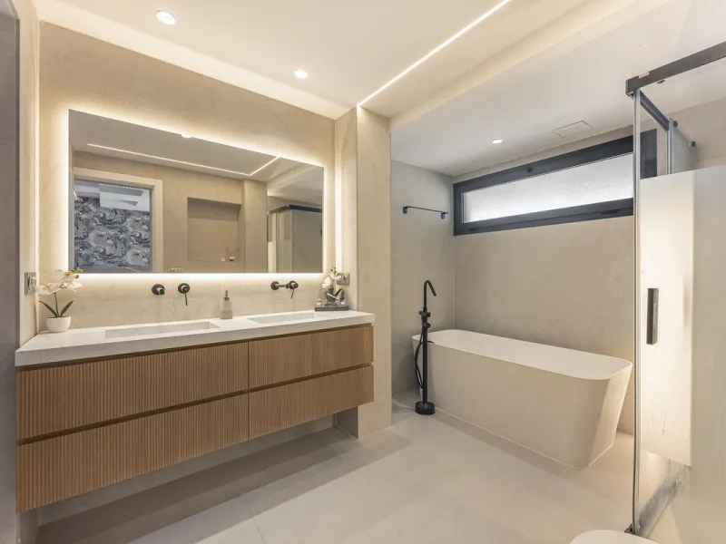 House - Detached Villa в продаже в Estepona, Málaga. В доме 3 спален и 4 ванных комнат. Площадь дома 260 м²