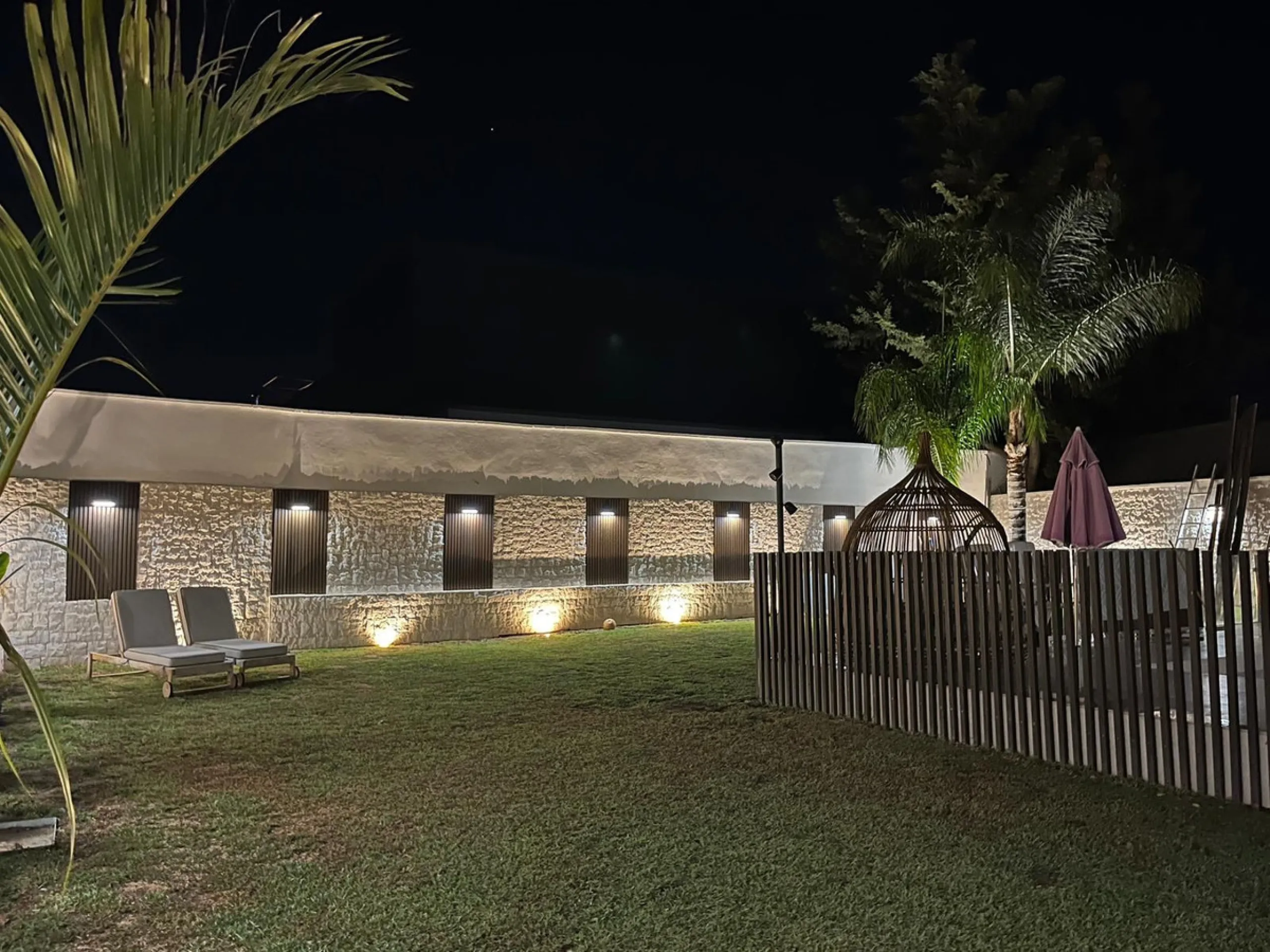 House - Detached Villa в продаже в Estepona, Málaga. В доме 3 спален и 4 ванных комнат. Площадь дома 260 м²