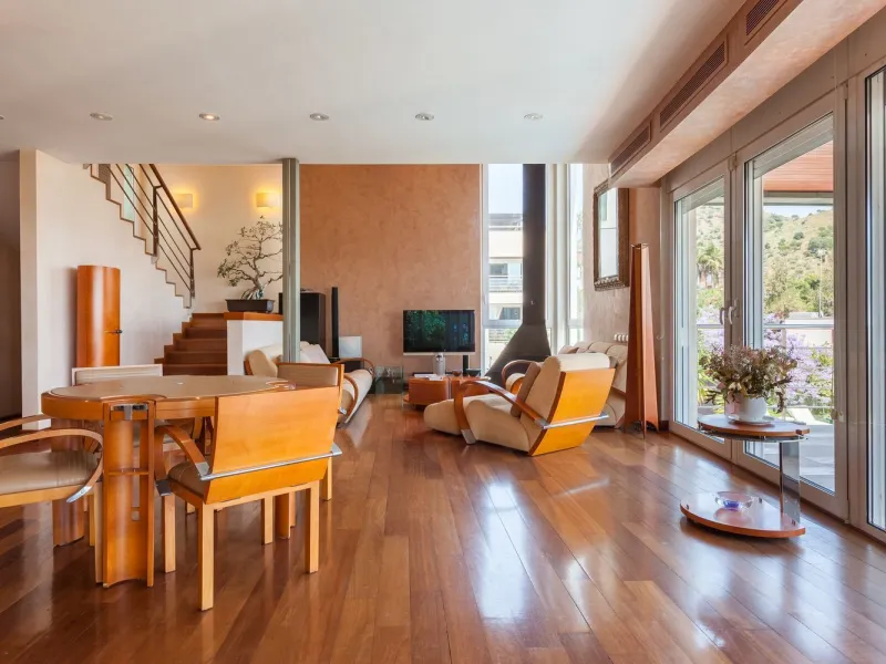 Villa de autor con piscina interior y exterior en Esplugues de Llobregat, Barcelona
