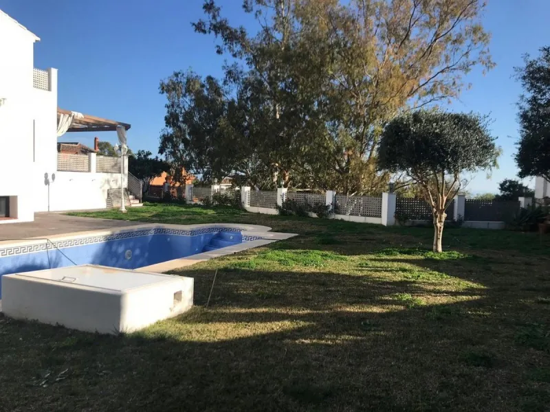 Villa with sea views in La Capellanía, Benalmádena