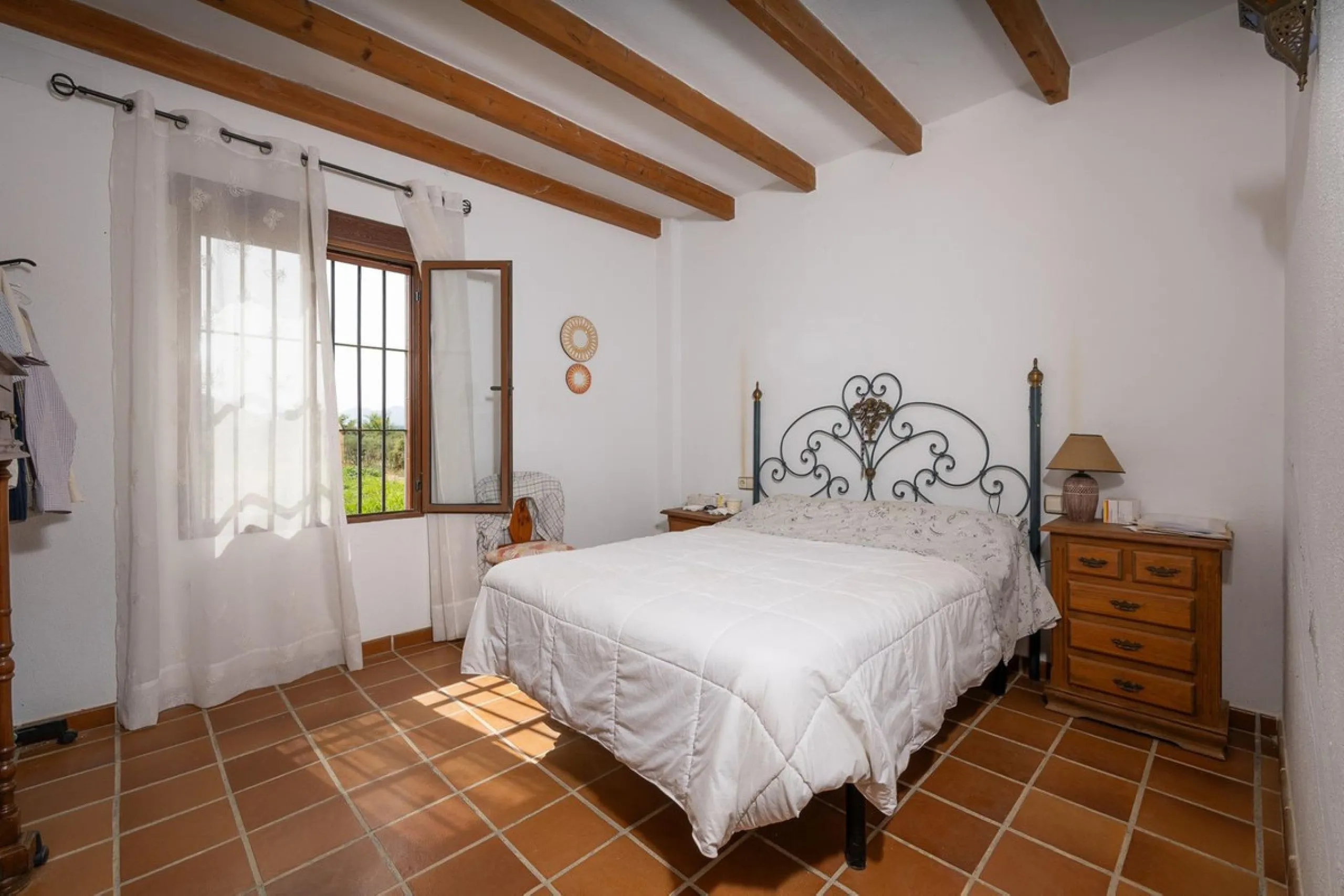 Wonderful finca with almost 50,000 m2 of land, totally fenced, with 5 different entrances, water from its own well plus irrigation water from the canal such us two algibes/ water deposits. T he land is divided into several terraces and planted mainly with