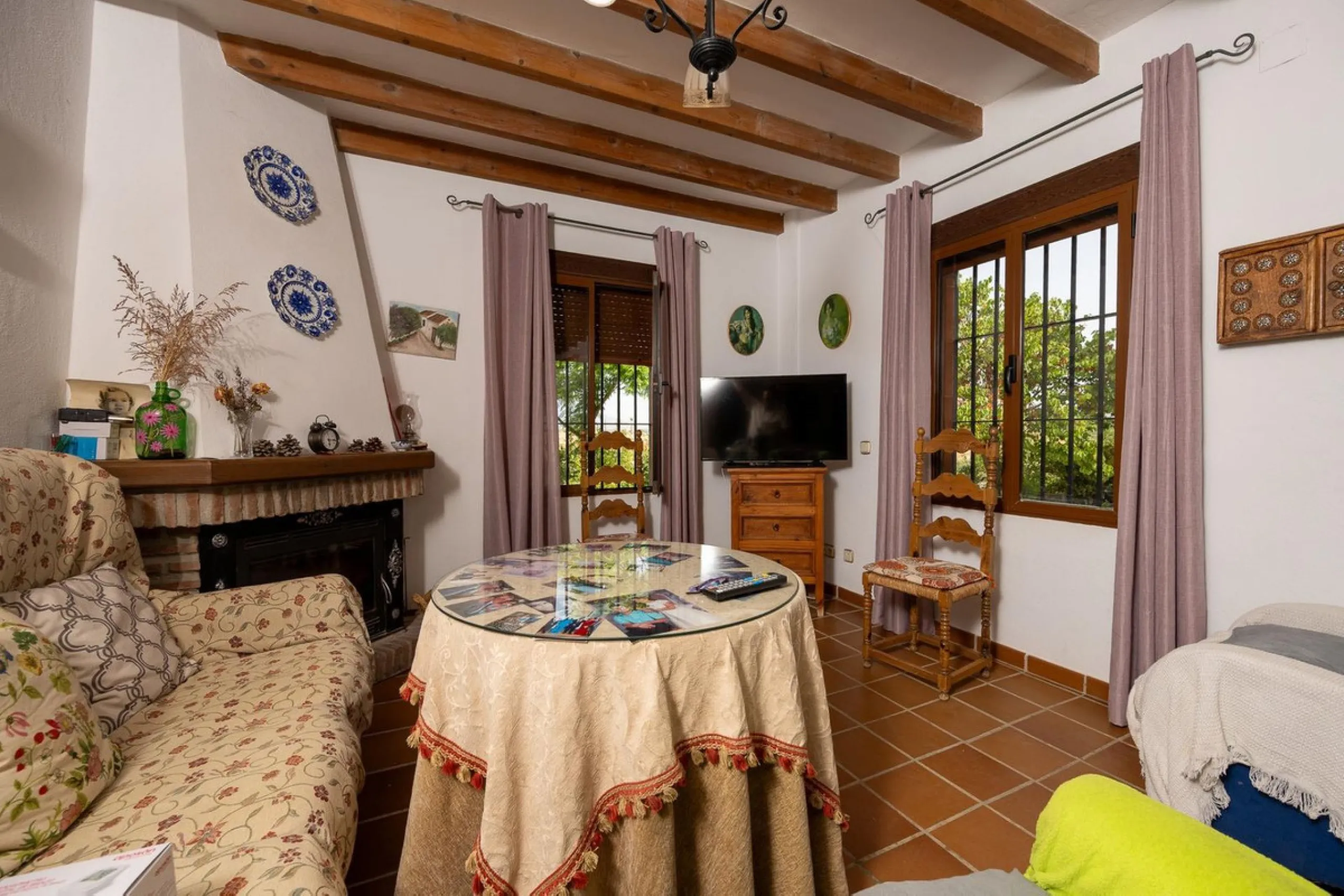 Wonderful finca with almost 50,000 m2 of land, totally fenced, with 5 different entrances, water from its own well plus irrigation water from the canal such us two algibes/ water deposits. T he land is divided into several terraces and planted mainly with