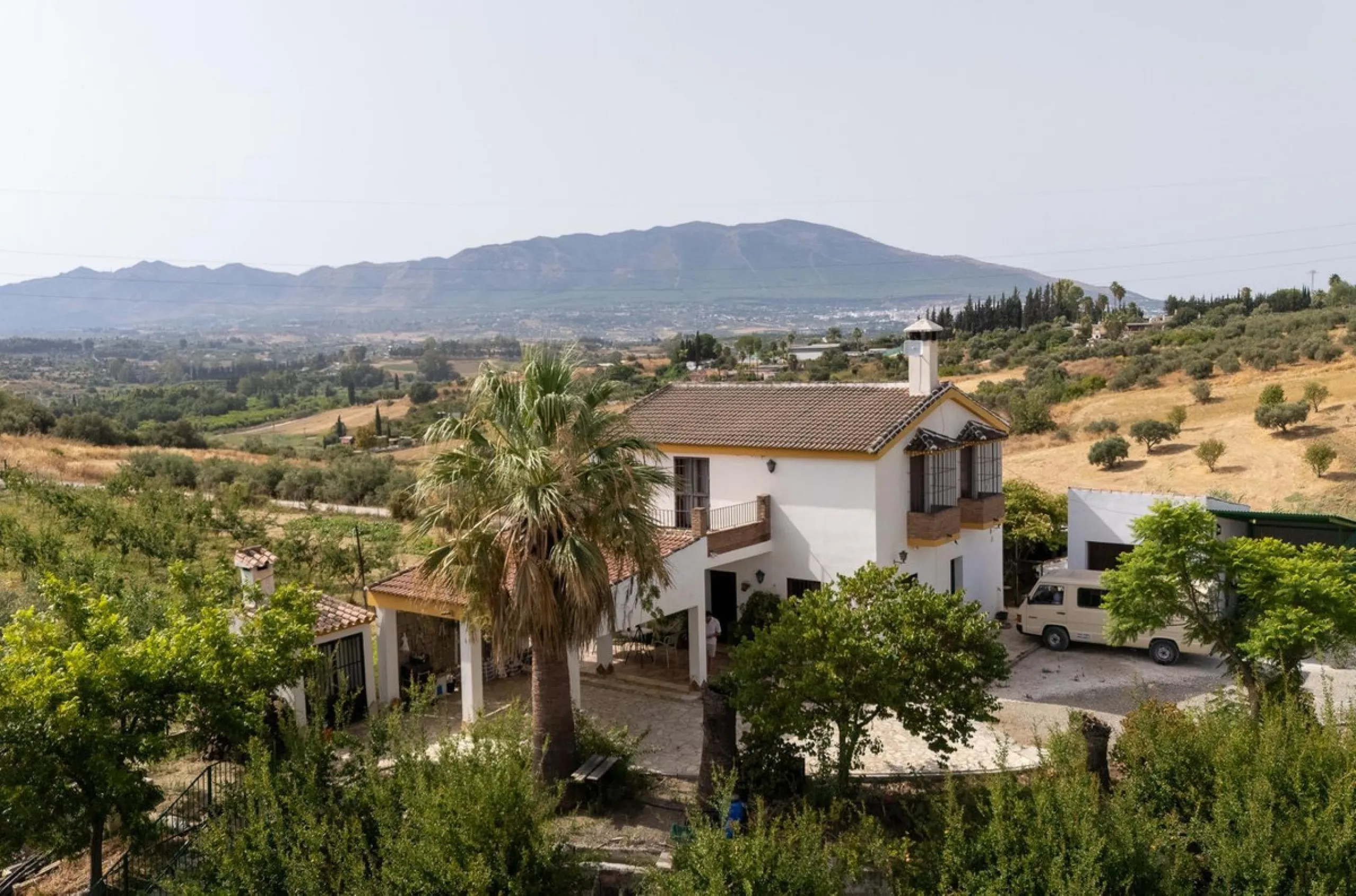 Wonderful finca with almost 50,000 m2 of land, totally fenced, with 5 different entrances, water from its own well plus irrigation water from the canal such us two algibes/ water deposits. T he land is divided into several terraces and planted mainly with