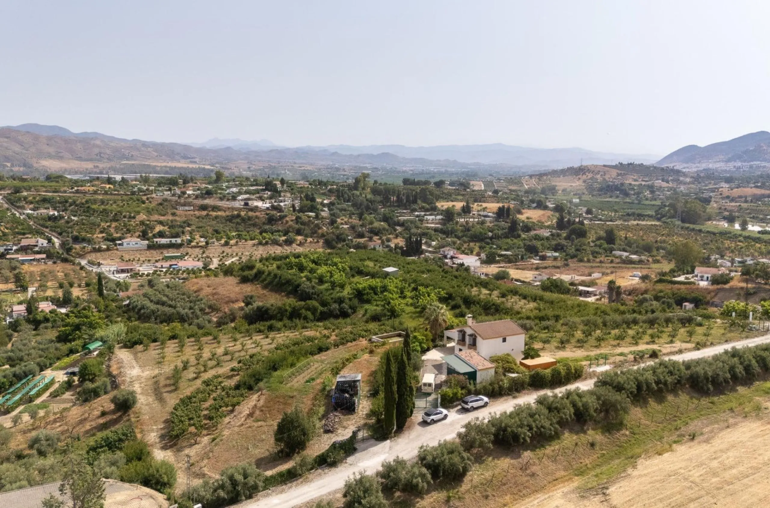 Wonderful finca with almost 50,000 m2 of land, totally fenced, with 5 different entrances, water from its own well plus irrigation water from the canal such us two algibes/ water deposits. T he land is divided into several terraces and planted mainly with