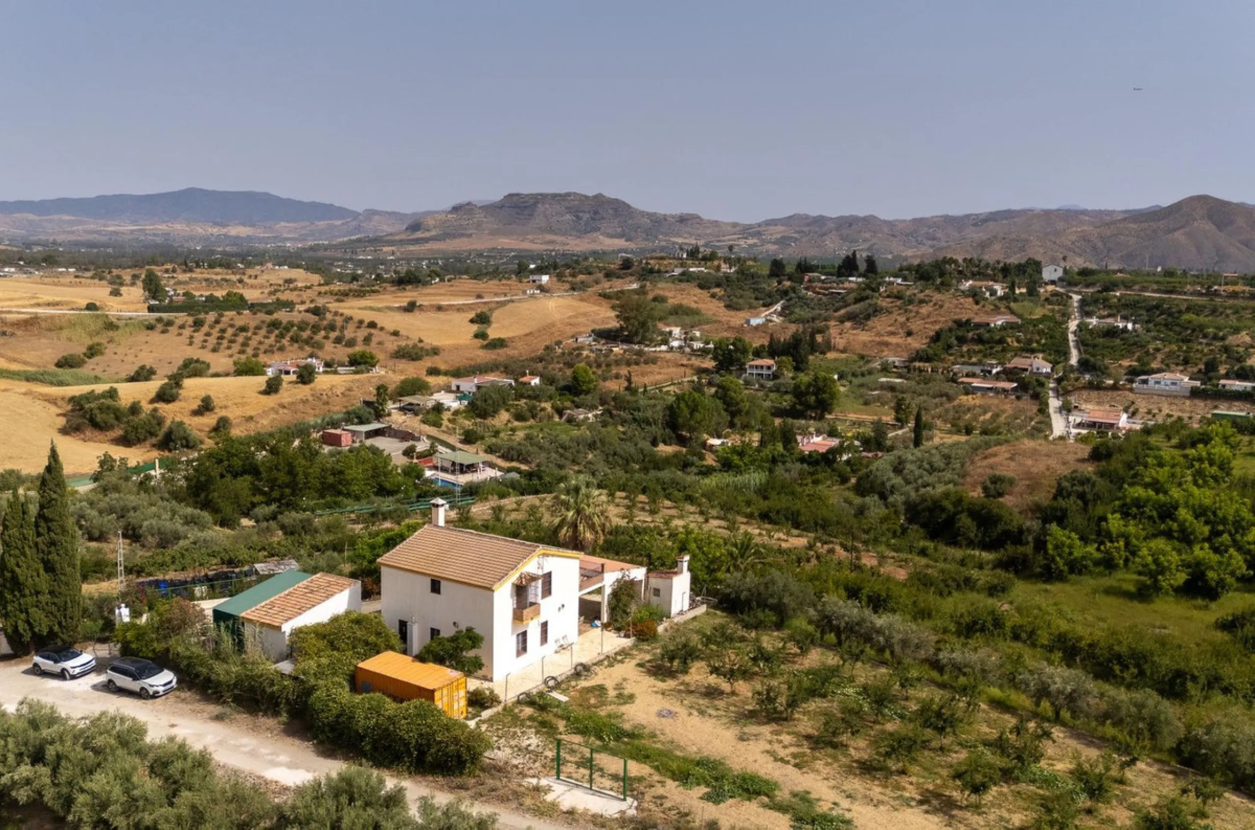 Wonderful finca with almost 50,000 m2 of land, totally fenced, with 5 different entrances, water from its own well plus irrigation water from the canal such us two algibes/ water deposits. T he land is divided into several terraces and planted mainly with