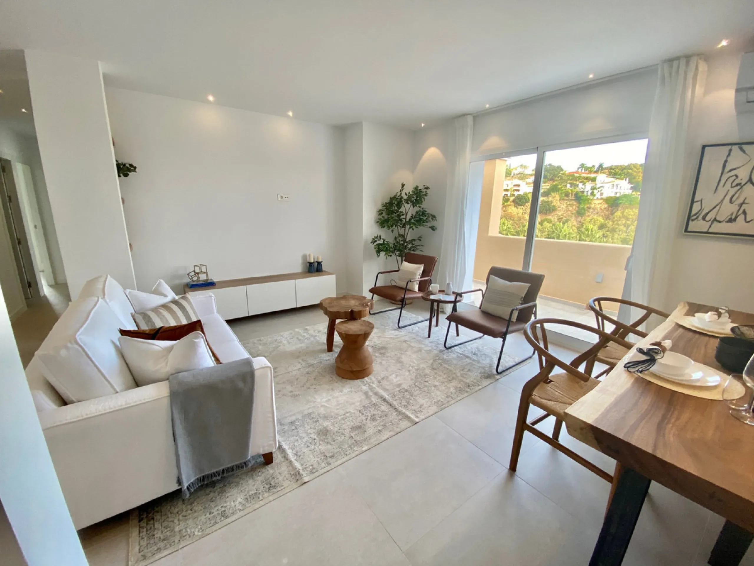 Apartment - Penthouse в продаже в Benahavís, Málaga. В доме 4 спален и 3 ванных комнат. Площадь дома 154 м²