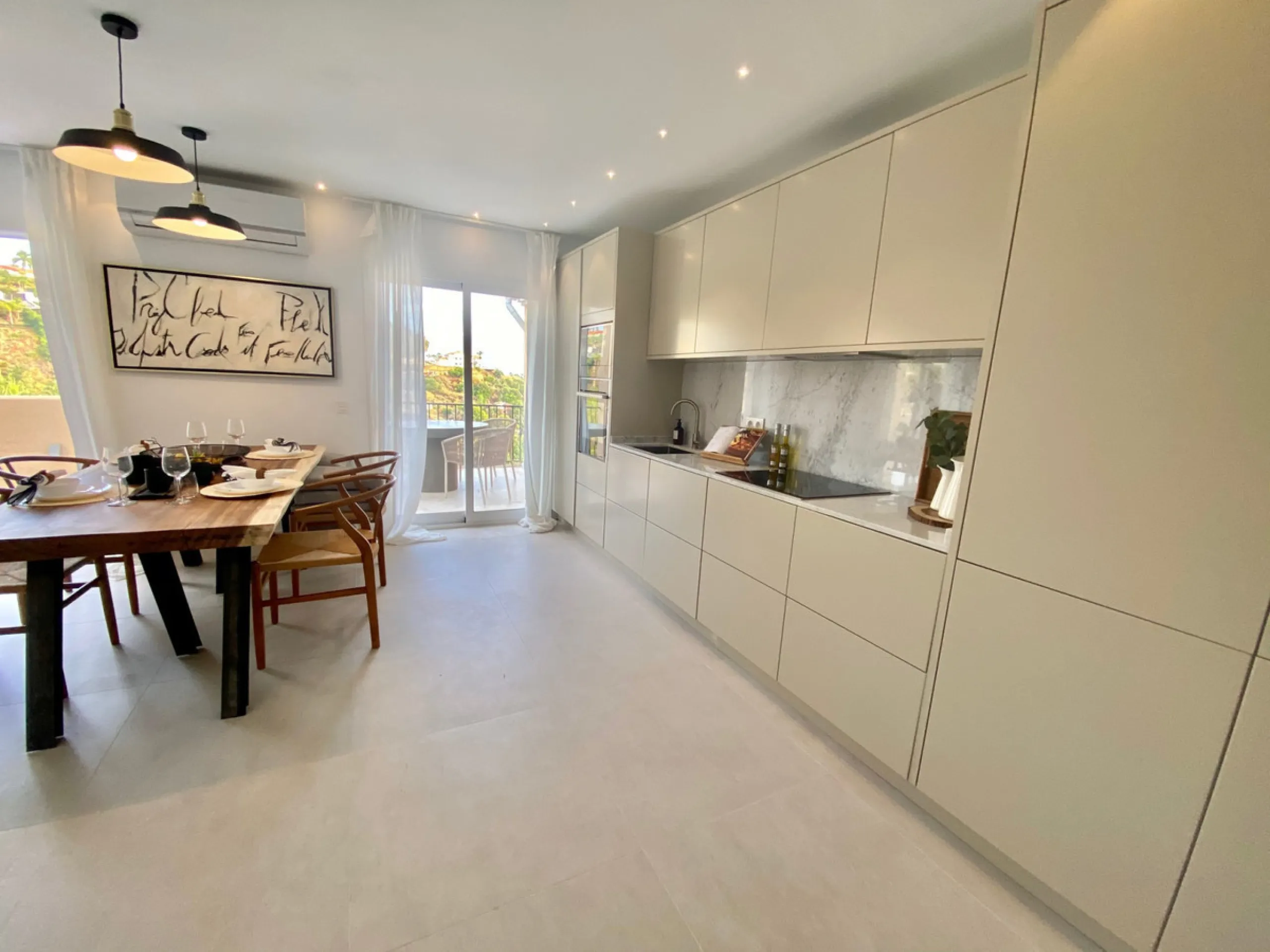 Apartment - Penthouse в продаже в Benahavís, Málaga. В доме 4 спален и 3 ванных комнат. Площадь дома 154 м²