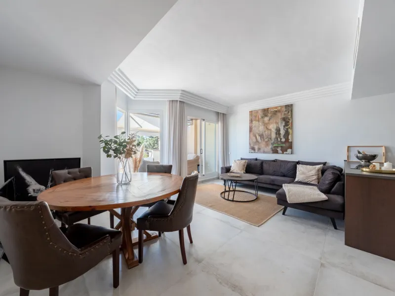 Apartment - Penthouse Duplex в продаже в Marbella, Málaga. В доме 3 спален и 3 ванных комнат. Площадь дома 133 м²