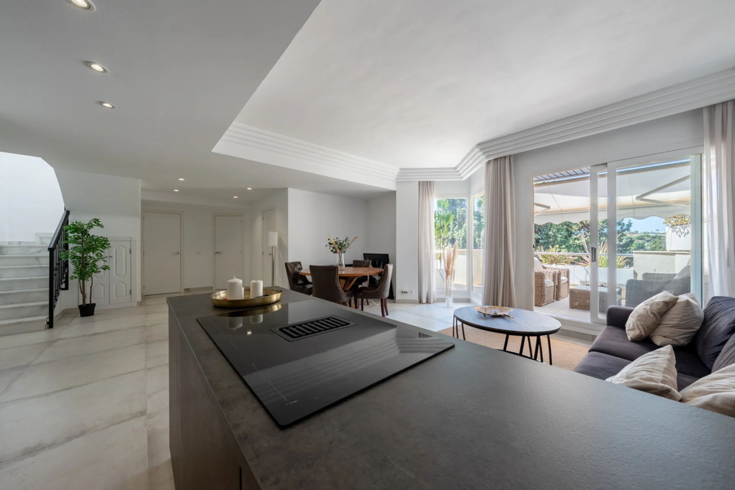 Apartment - Penthouse Duplex в продаже в Marbella, Málaga. В доме 3 спален и 3 ванных комнат. Площадь дома 133 м²