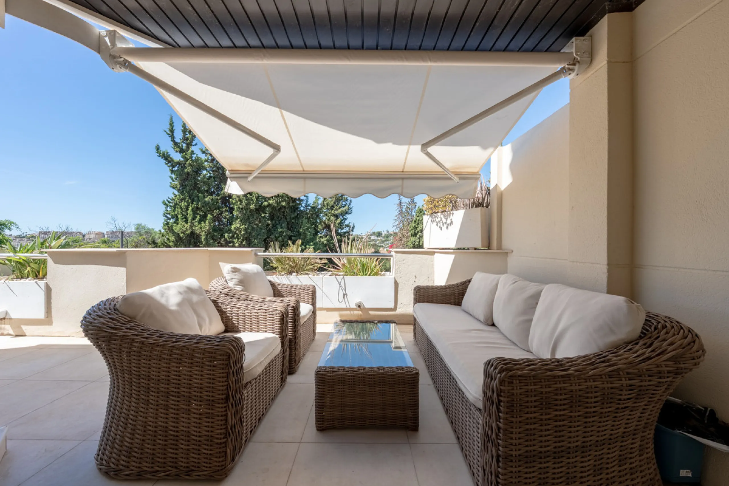 Apartment - Penthouse Duplex в продаже в Marbella, Málaga. В доме 3 спален и 3 ванных комнат. Площадь дома 133 м²