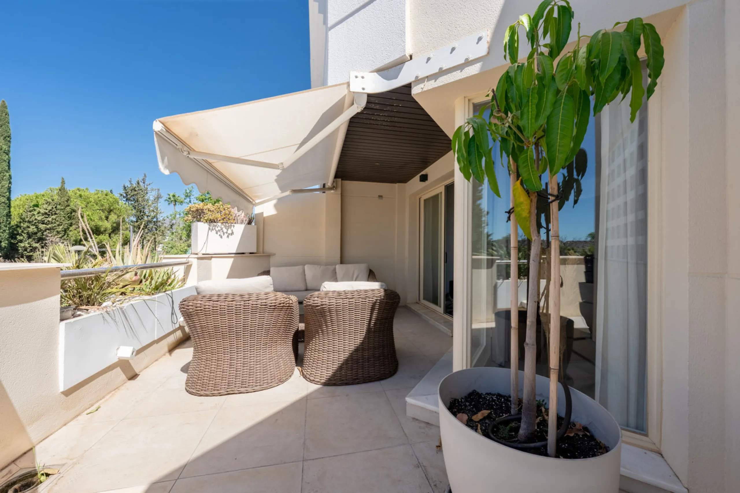 Apartment - Penthouse Duplex в продаже в Marbella, Málaga. В доме 3 спален и 3 ванных комнат. Площадь дома 133 м²