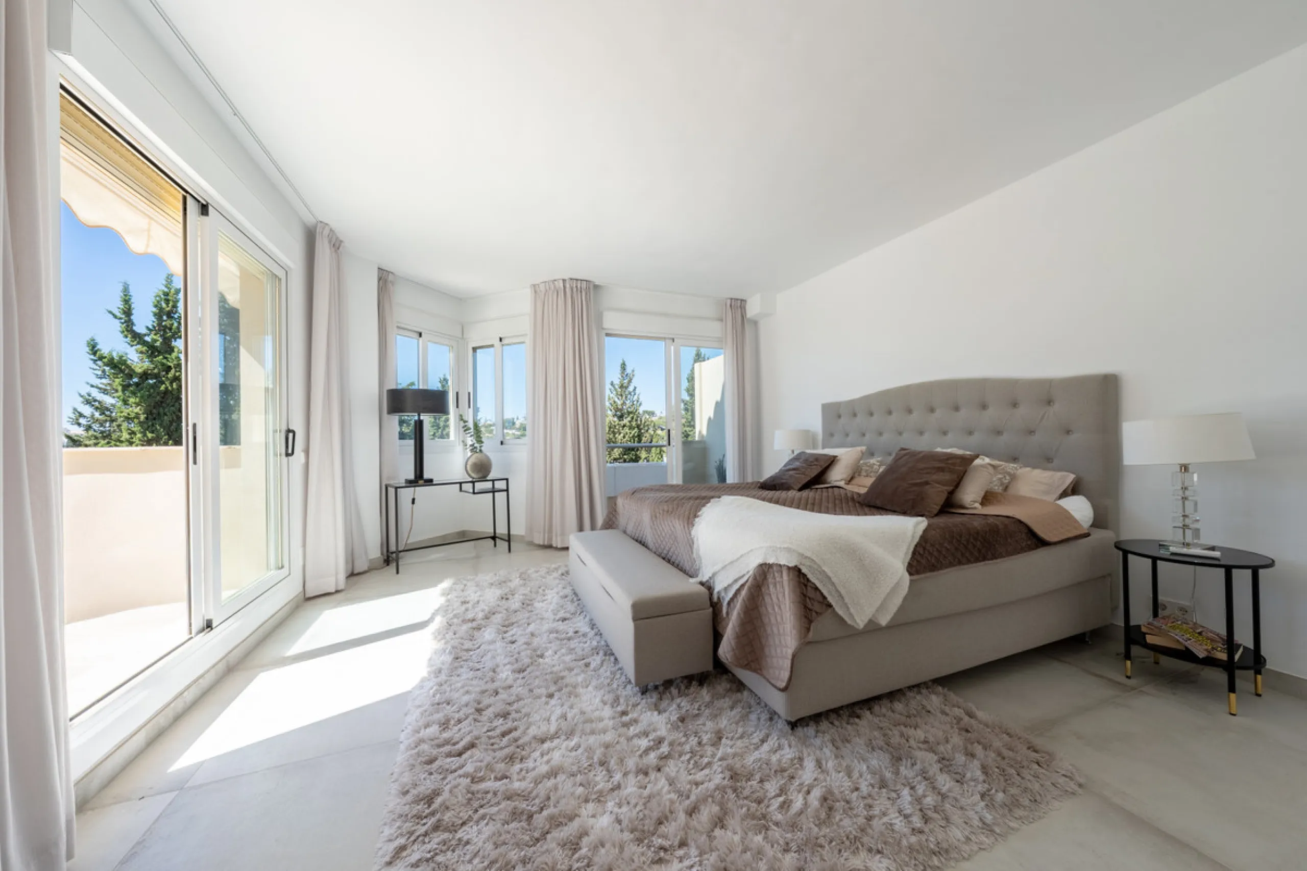 Apartment - Penthouse Duplex в продаже в Marbella, Málaga. В доме 3 спален и 3 ванных комнат. Площадь дома 133 м²
