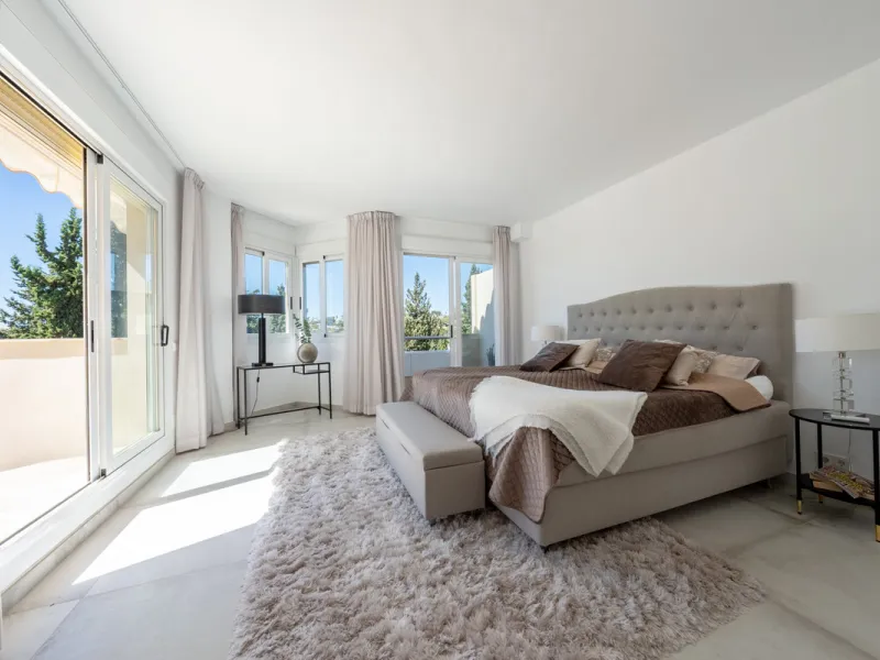 Apartment - Penthouse Duplex в продаже в Marbella, Málaga. В доме 3 спален и 3 ванных комнат. Площадь дома 133 м²