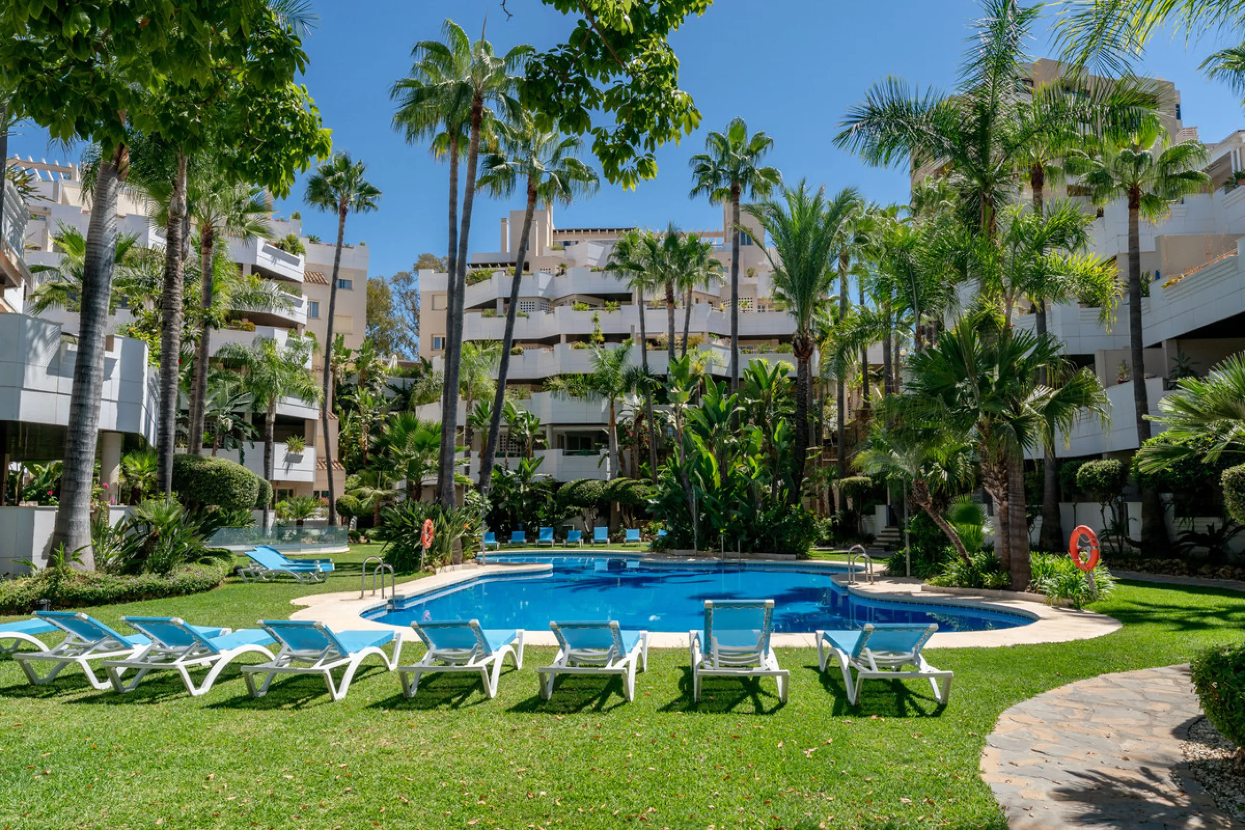 Apartment - Penthouse Duplex в продаже в Marbella, Málaga. В доме 3 спален и 3 ванных комнат. Площадь дома 133 м²