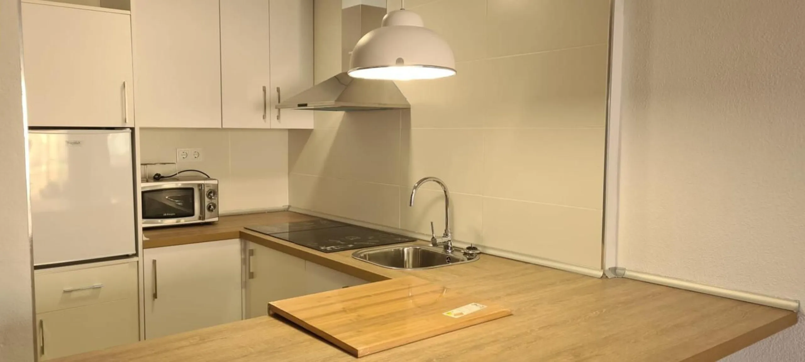 Apartment - Middle Floor Apartment в продаже в Fuengirola, Málaga. В доме 1 спален и 1 ванных комнат. Площадь дома 57 м²