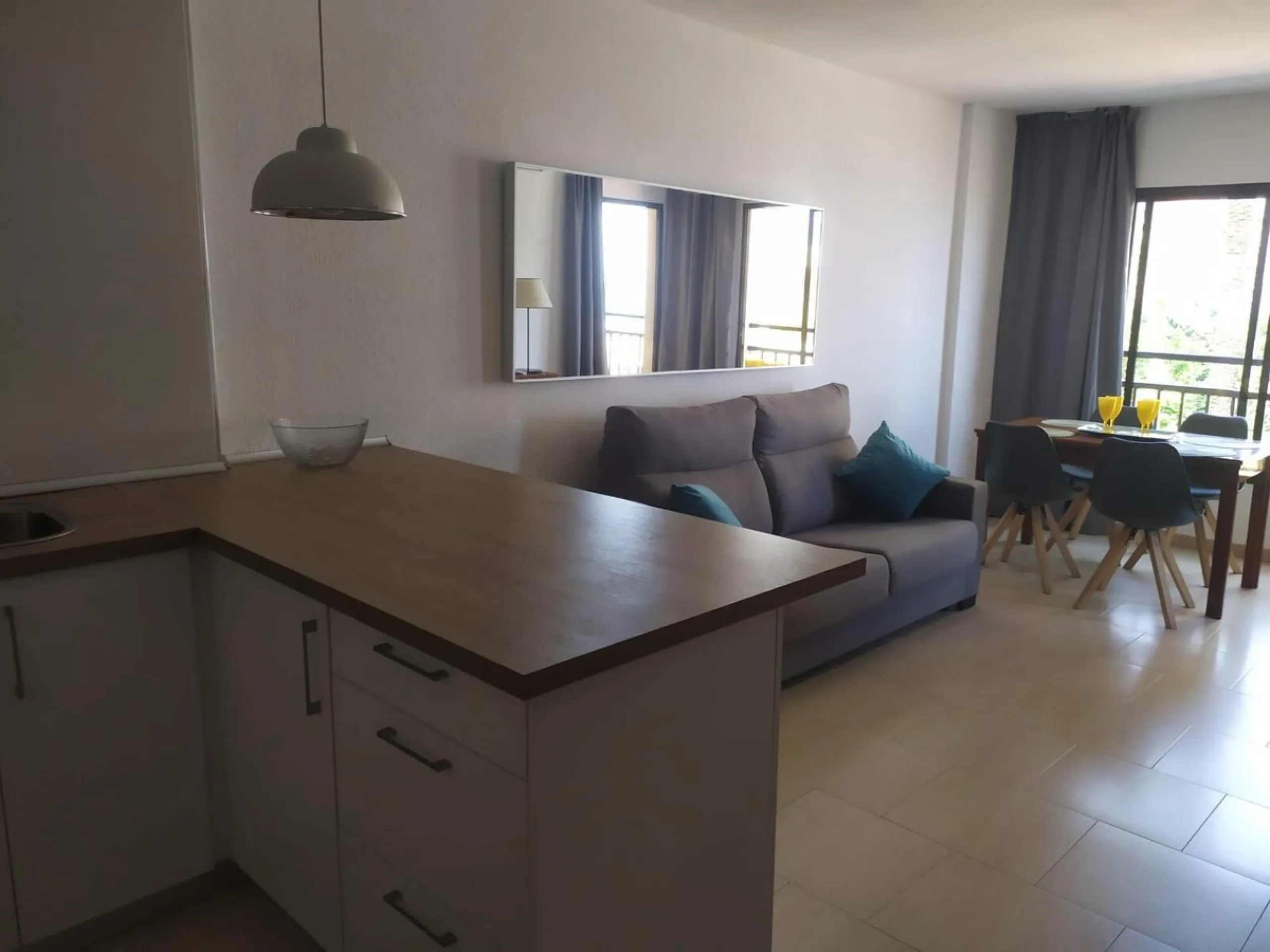 Apartment - Middle Floor Apartment в продаже в Fuengirola, Málaga. В доме 1 спален и 1 ванных комнат. Площадь дома 57 м²