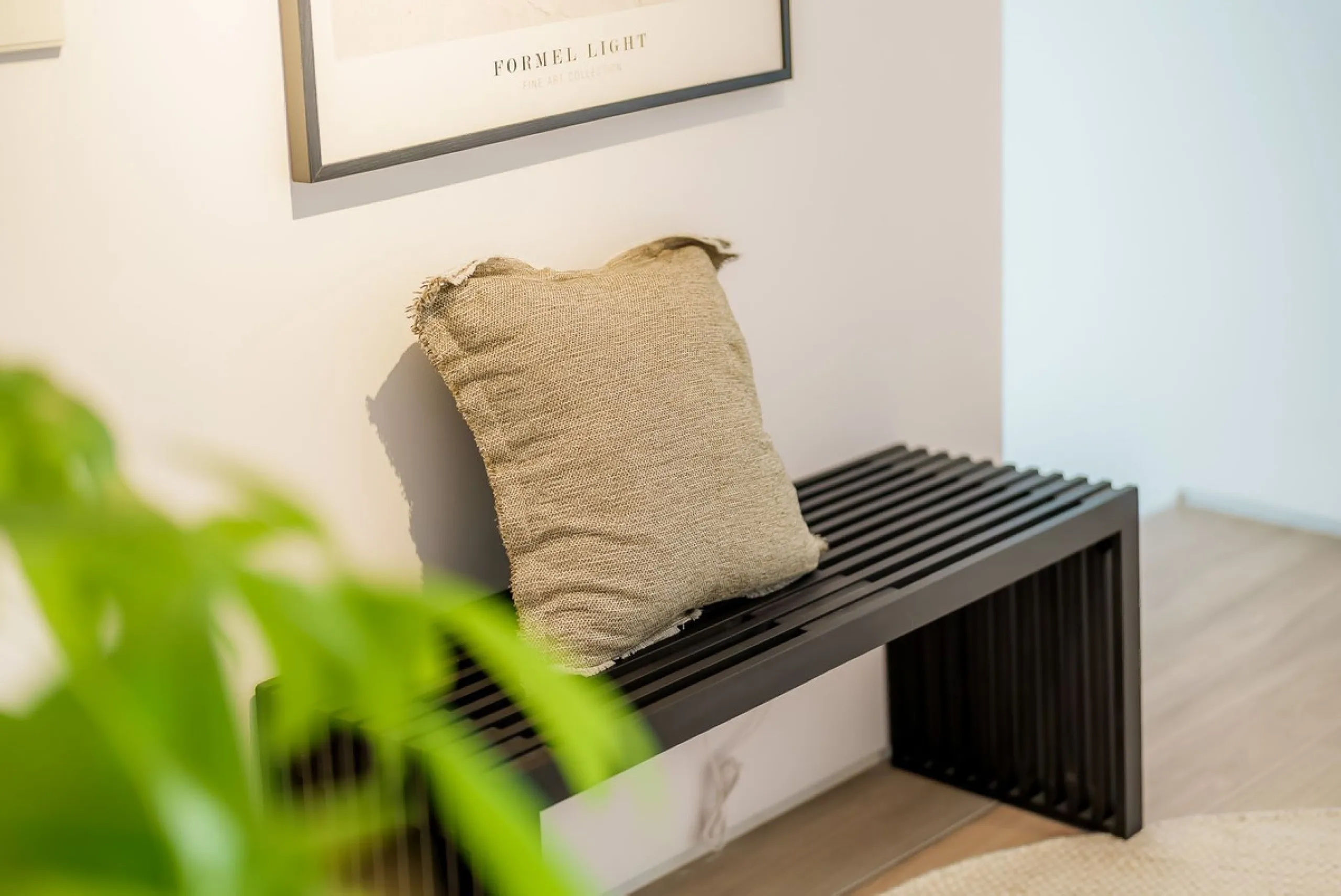 Welcome to this newly renovated duplex ground floor apartment in the heart of Nueva Andalucia, Marbella.