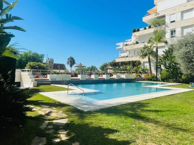 Beautiful duplex for sale in Marbella, Marbella with 3 bedrooms, 3 bathrooms, 1 terrace, 1 garage, 0.00 m2 of living space, 0.00 m2 built, 2nd hand with high-quality finishes, Optional furnished, Kitchen: Fully equipped with appliances. Common areas and s