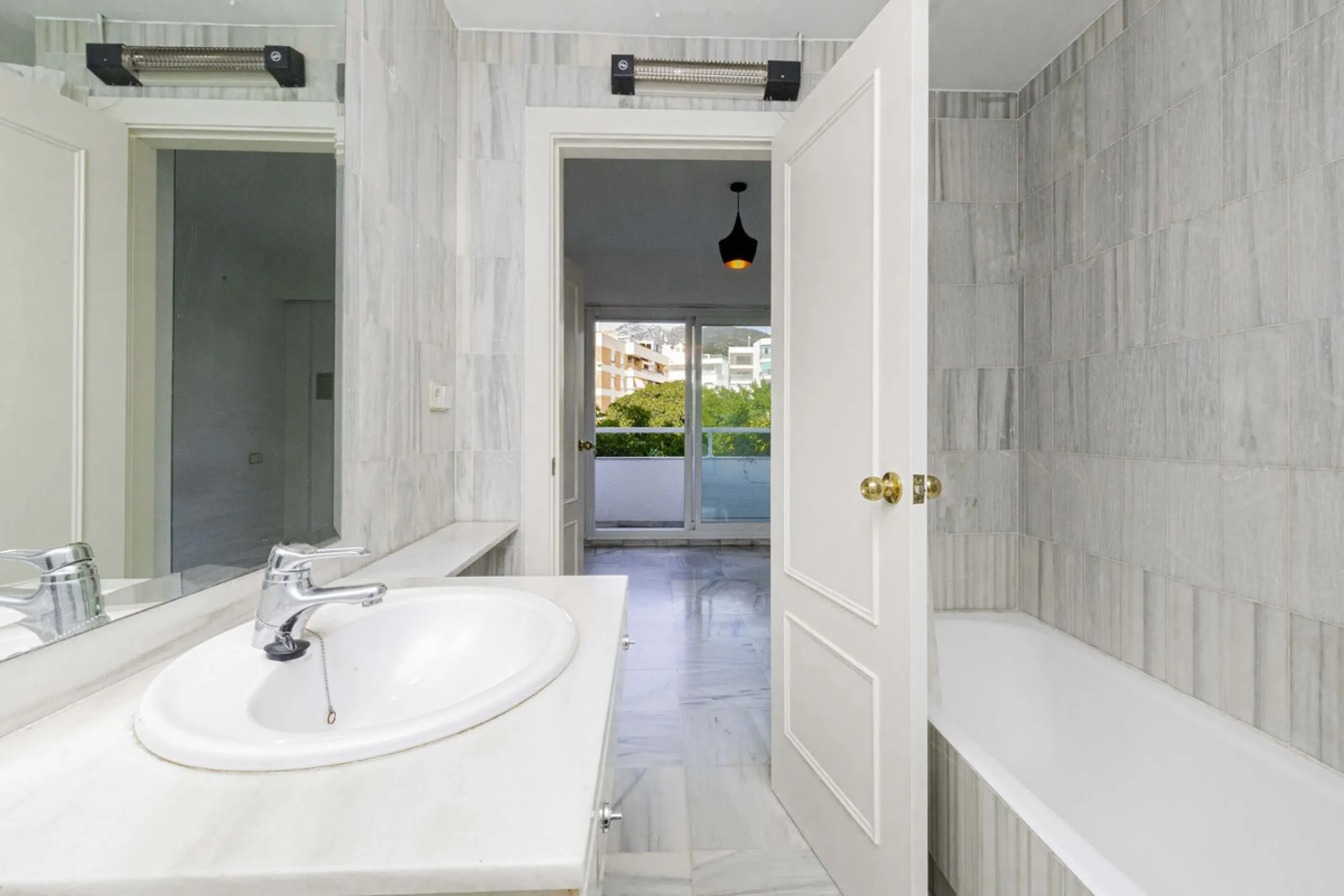 Beautiful duplex for sale in Marbella, Marbella with 3 bedrooms, 3 bathrooms, 1 terrace, 1 garage, 0.00 m2 of living space, 0.00 m2 built, 2nd hand with high-quality finishes, Optional furnished, Kitchen: Fully equipped with appliances. Common areas and s