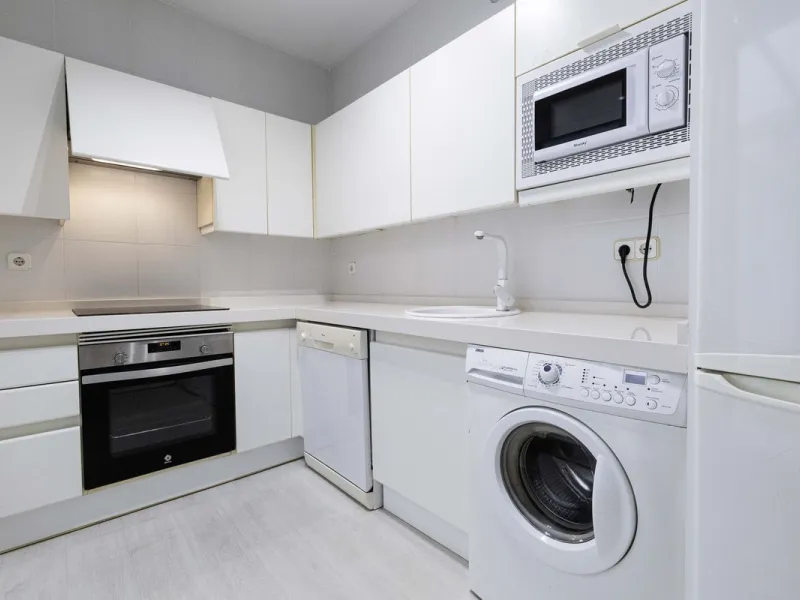 Beautiful duplex for sale in Marbella, Marbella with 3 bedrooms, 3 bathrooms, 1 terrace, 1 garage, 0.00 m2 of living space, 0.00 m2 built, 2nd hand with high-quality finishes, Optional furnished, Kitchen: Fully equipped with appliances. Common areas and s