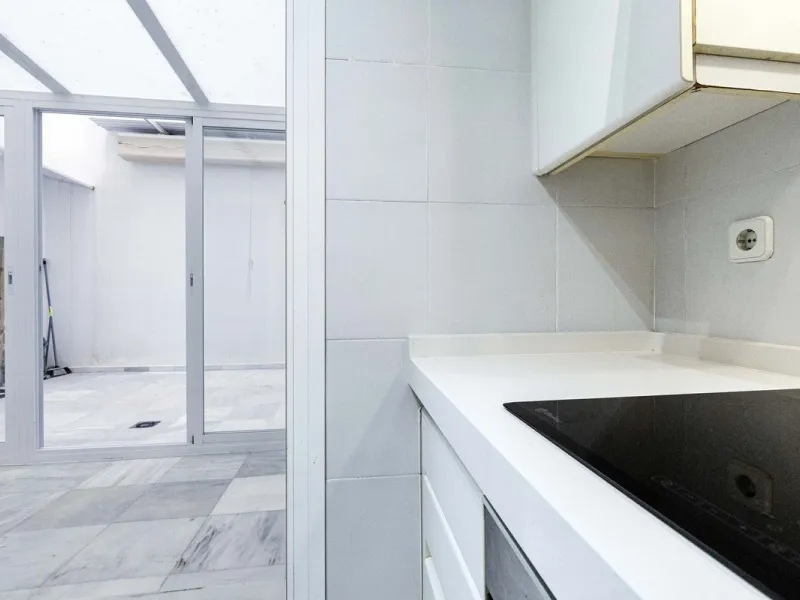 Beautiful duplex for sale in Marbella, Marbella with 3 bedrooms, 3 bathrooms, 1 terrace, 1 garage, 0.00 m2 of living space, 0.00 m2 built, 2nd hand with high-quality finishes, Optional furnished, Kitchen: Fully equipped with appliances. Common areas and s