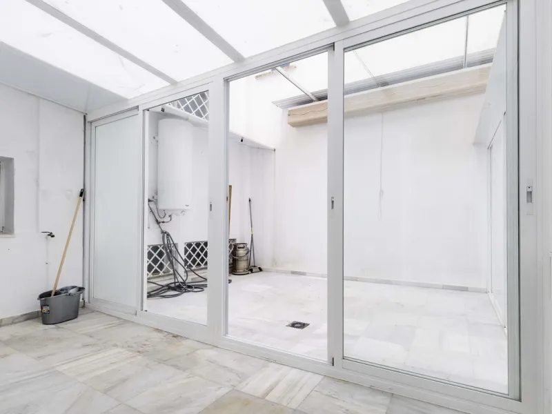Beautiful duplex for sale in Marbella, Marbella with 3 bedrooms, 3 bathrooms, 1 terrace, 1 garage, 0.00 m2 of living space, 0.00 m2 built, 2nd hand with high-quality finishes, Optional furnished, Kitchen: Fully equipped with appliances. Common areas and s