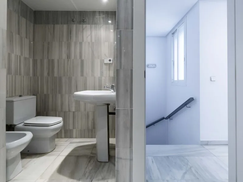 Beautiful duplex for sale in Marbella, Marbella with 3 bedrooms, 3 bathrooms, 1 terrace, 1 garage, 0.00 m2 of living space, 0.00 m2 built, 2nd hand with high-quality finishes, Optional furnished, Kitchen: Fully equipped with appliances. Common areas and s