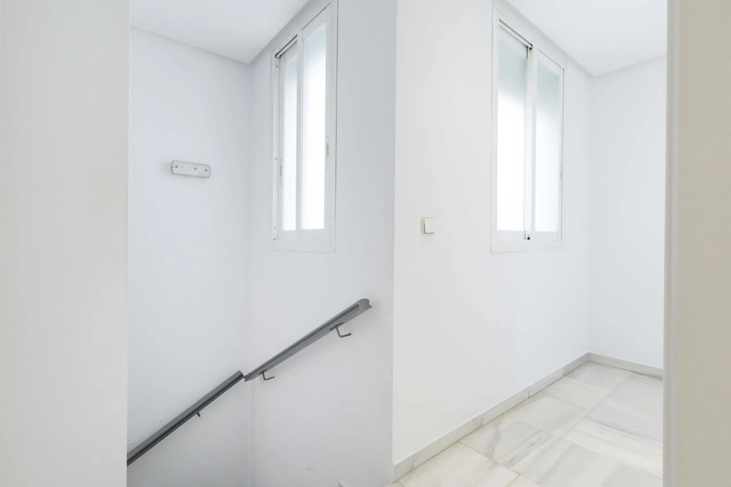 Beautiful duplex for sale in Marbella, Marbella with 3 bedrooms, 3 bathrooms, 1 terrace, 1 garage, 0.00 m2 of living space, 0.00 m2 built, 2nd hand with high-quality finishes, Optional furnished, Kitchen: Fully equipped with appliances. Common areas and s