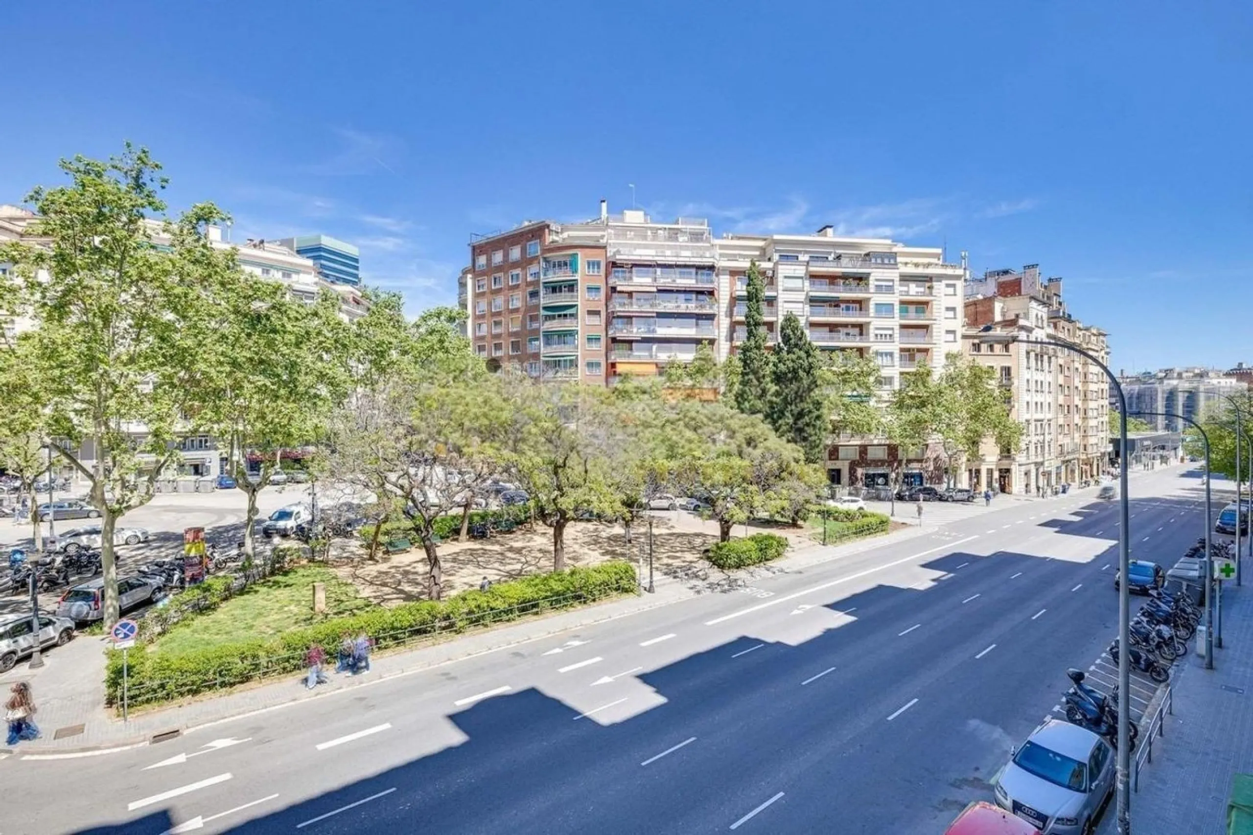 Beautifully Renovated Apartment in a Prime Barcelona Location