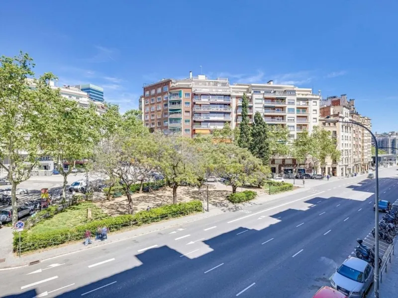 Beautifully Renovated Apartment in a Prime Barcelona Location