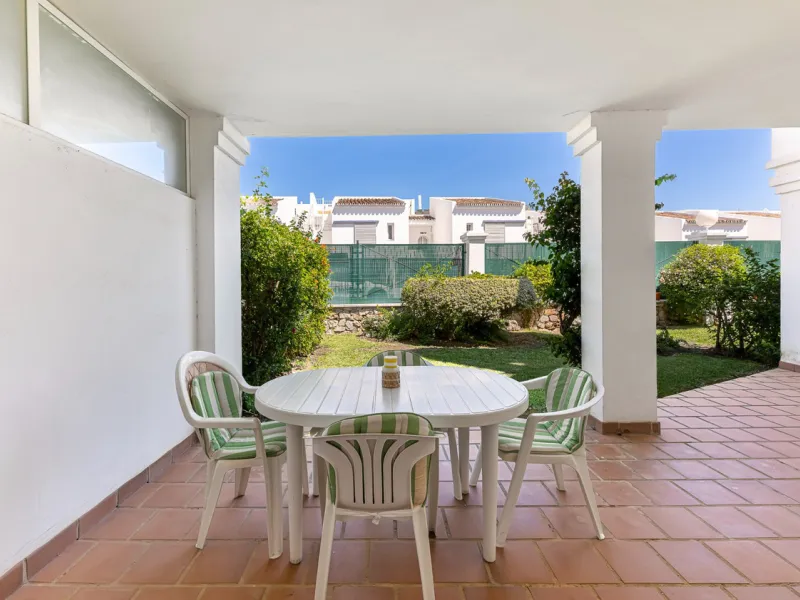 Discover this charming ground-floor apartment in the heart of Marbella's sought-after Golf Valley. Ideally positioned within walking distance of the Aloha Golf clubhouse and just a short buggy ride from the renowned Las Brisas Golf Course, this property o