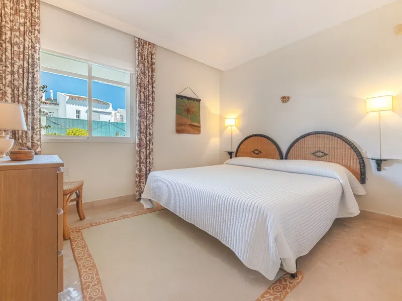 Discover this charming ground-floor apartment in the heart of Marbella's sought-after Golf Valley. Ideally positioned within walking distance of the Aloha Golf clubhouse and just a short buggy ride from the renowned Las Brisas Golf Course, this property o
