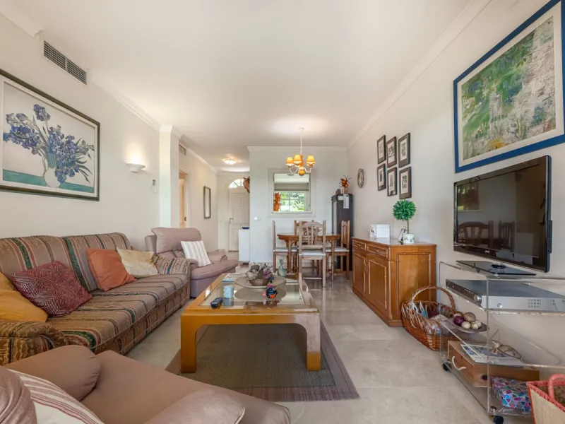 Discover this charming ground-floor apartment in the heart of Marbella's sought-after Golf Valley. Ideally positioned within walking distance of the Aloha Golf clubhouse and just a short buggy ride from the renowned Las Brisas Golf Course, this property o