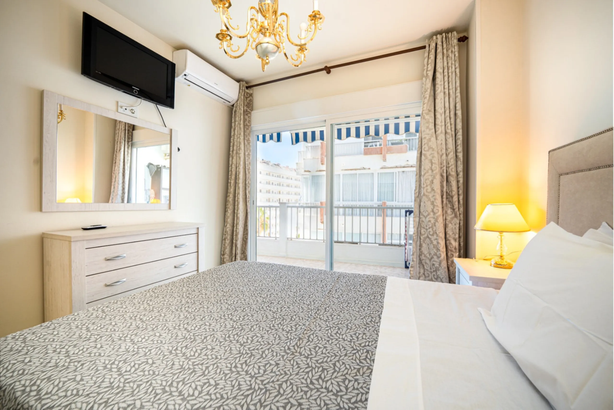 Apartment - Middle Floor Apartment в продаже в Marbella, Málaga. В доме 1 спален и 1 ванных комнат. Площадь дома 56 м²