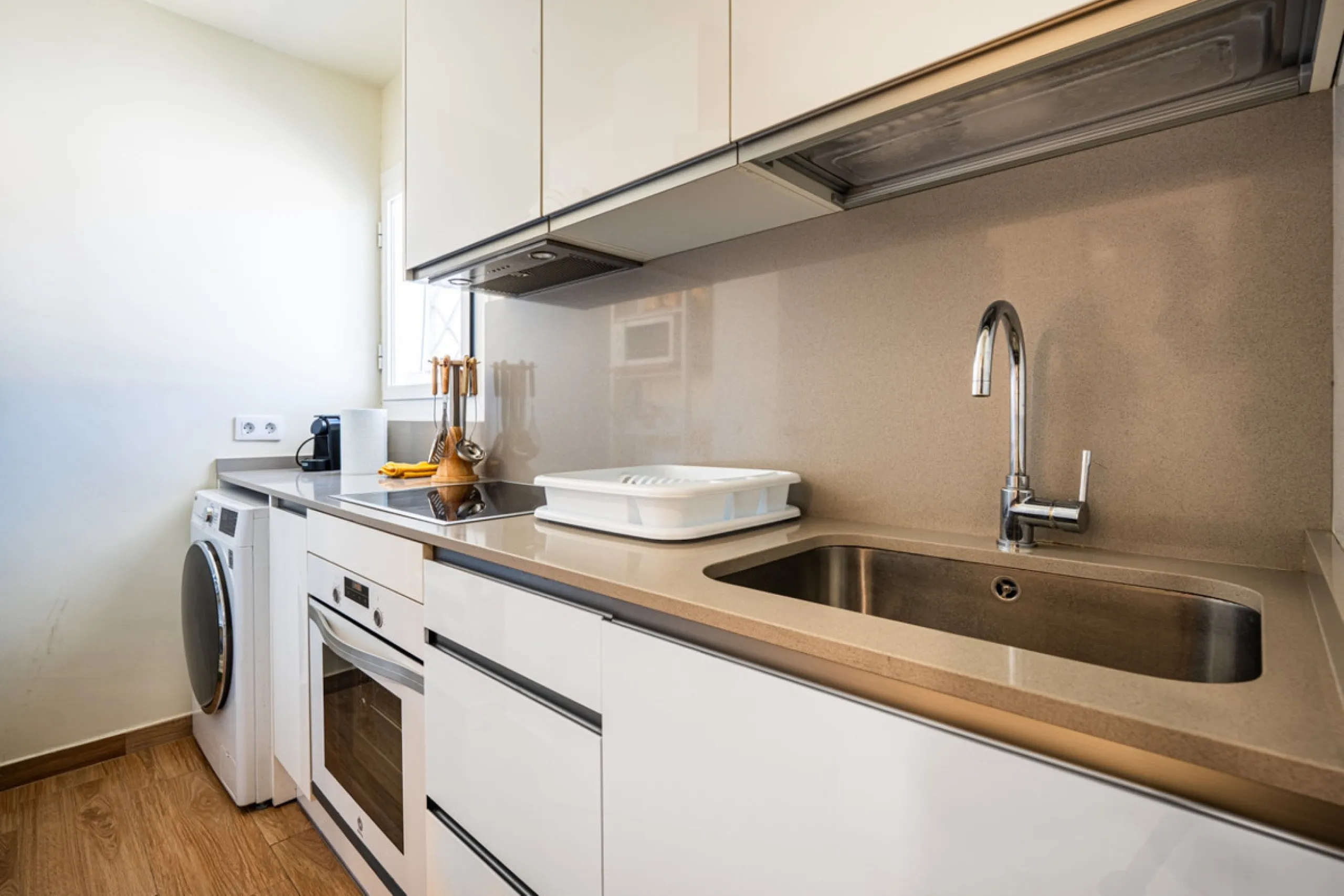 Apartment - Middle Floor Apartment в продаже в Marbella, Málaga. В доме 1 спален и 1 ванных комнат. Площадь дома 56 м²
