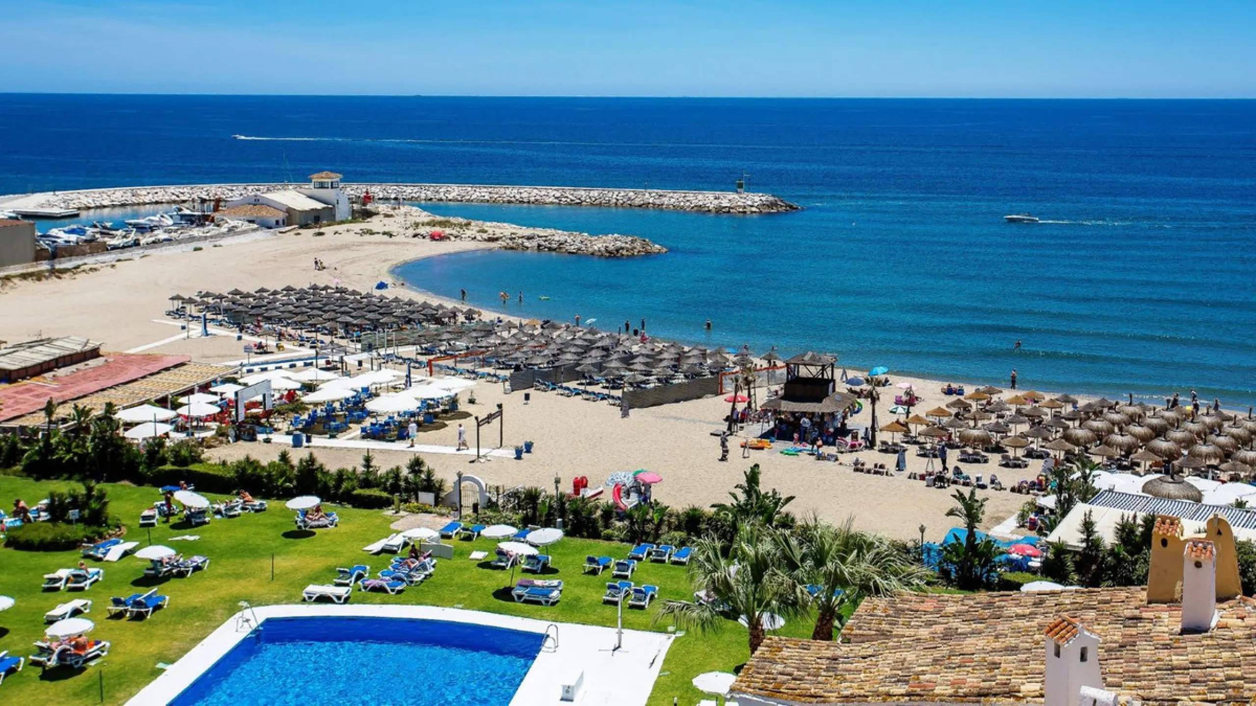 PRICE REDUCED - BEACHFRONT OPPORTUNITY and a Perfect rental investment.