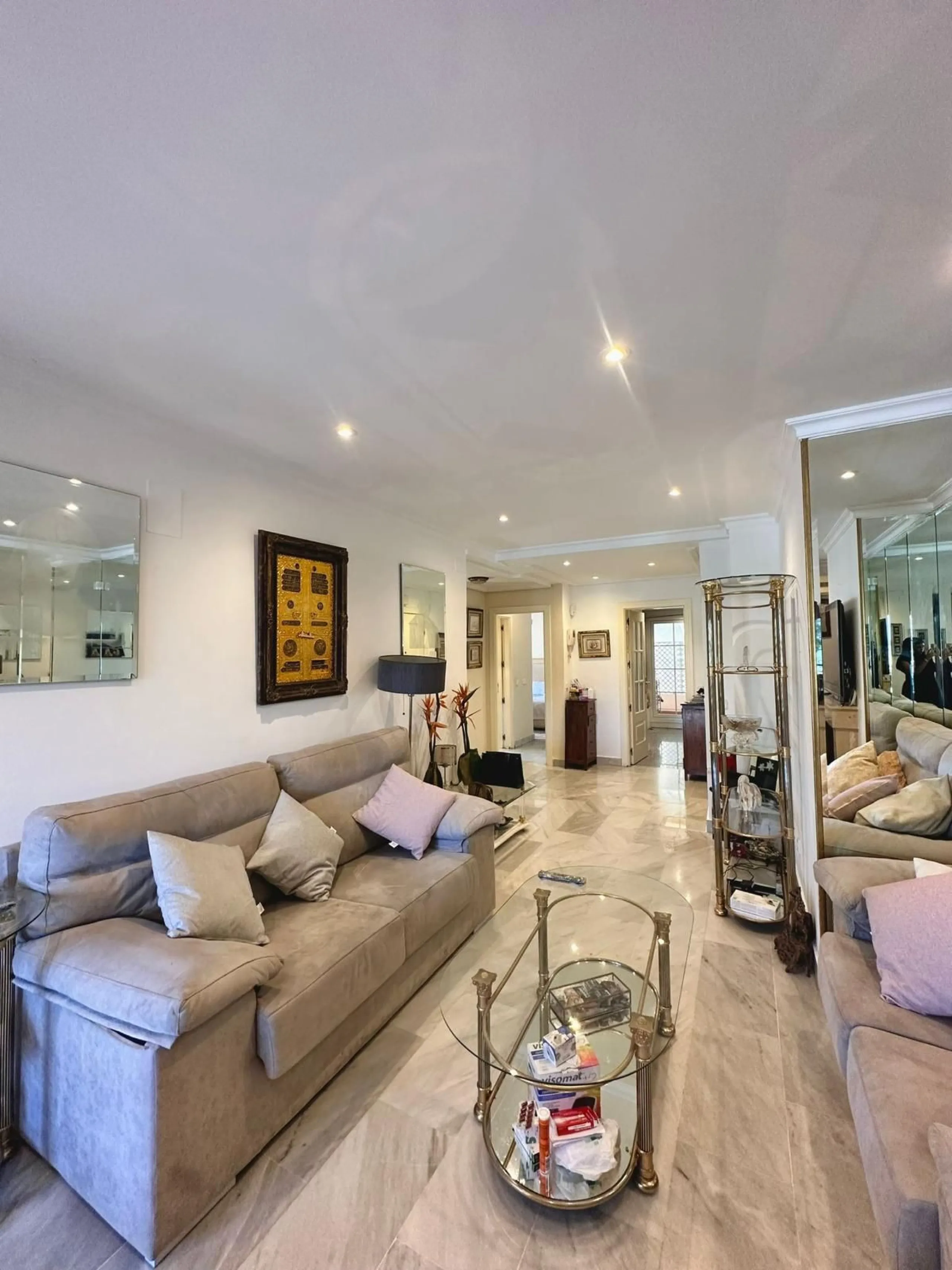 Apartment - Duplex в продаже в Marbella, Málaga. В доме 3 спален и 2 ванных комнат. Площадь дома 130 м²