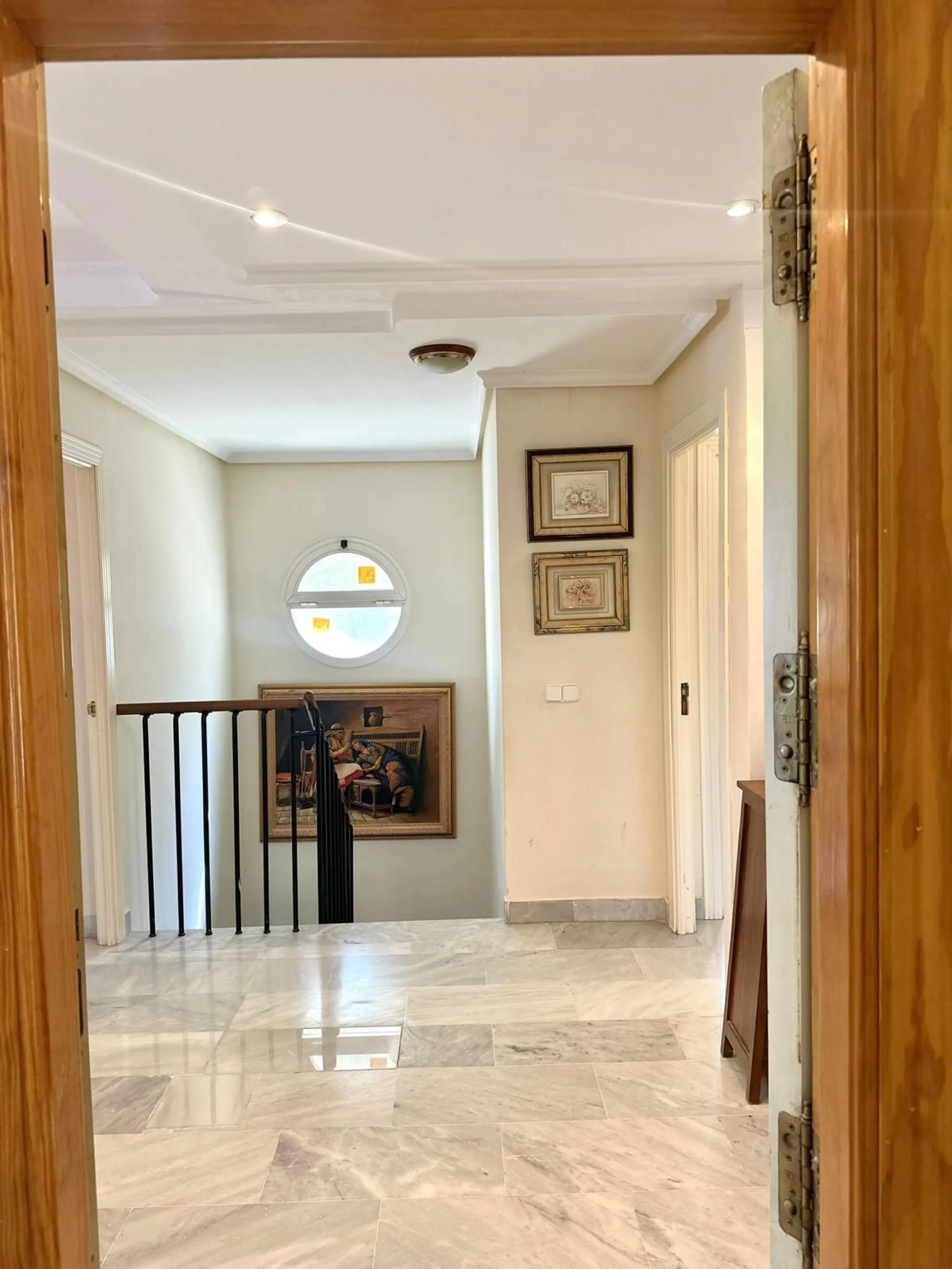 Apartment - Duplex в продаже в Marbella, Málaga. В доме 3 спален и 2 ванных комнат. Площадь дома 130 м²