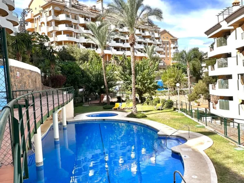 Apartment - Duplex в продаже в Marbella, Málaga. В доме 3 спален и 2 ванных комнат. Площадь дома 130 м²
