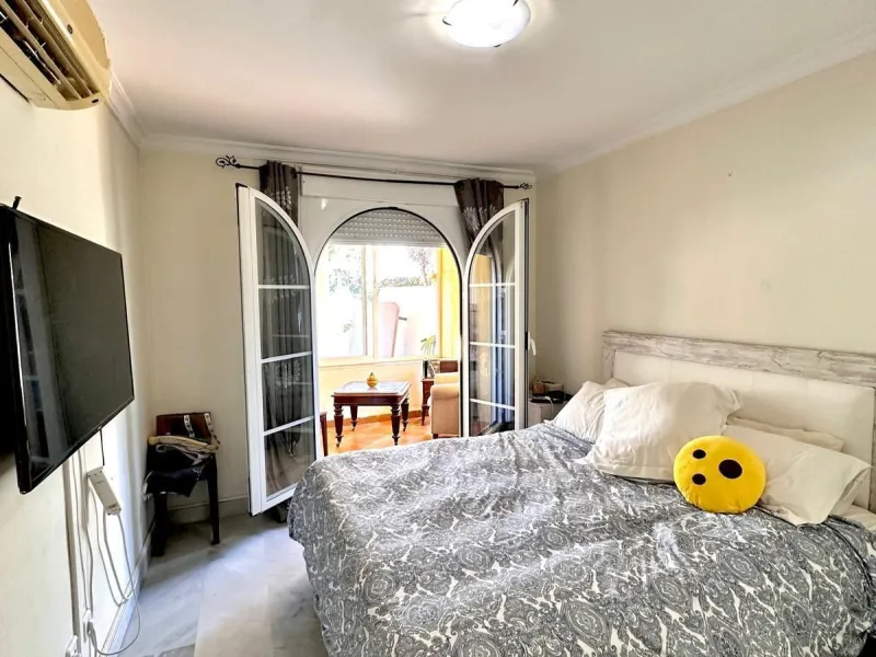 Apartment - Duplex в продаже в Marbella, Málaga. В доме 3 спален и 2 ванных комнат. Площадь дома 130 м²