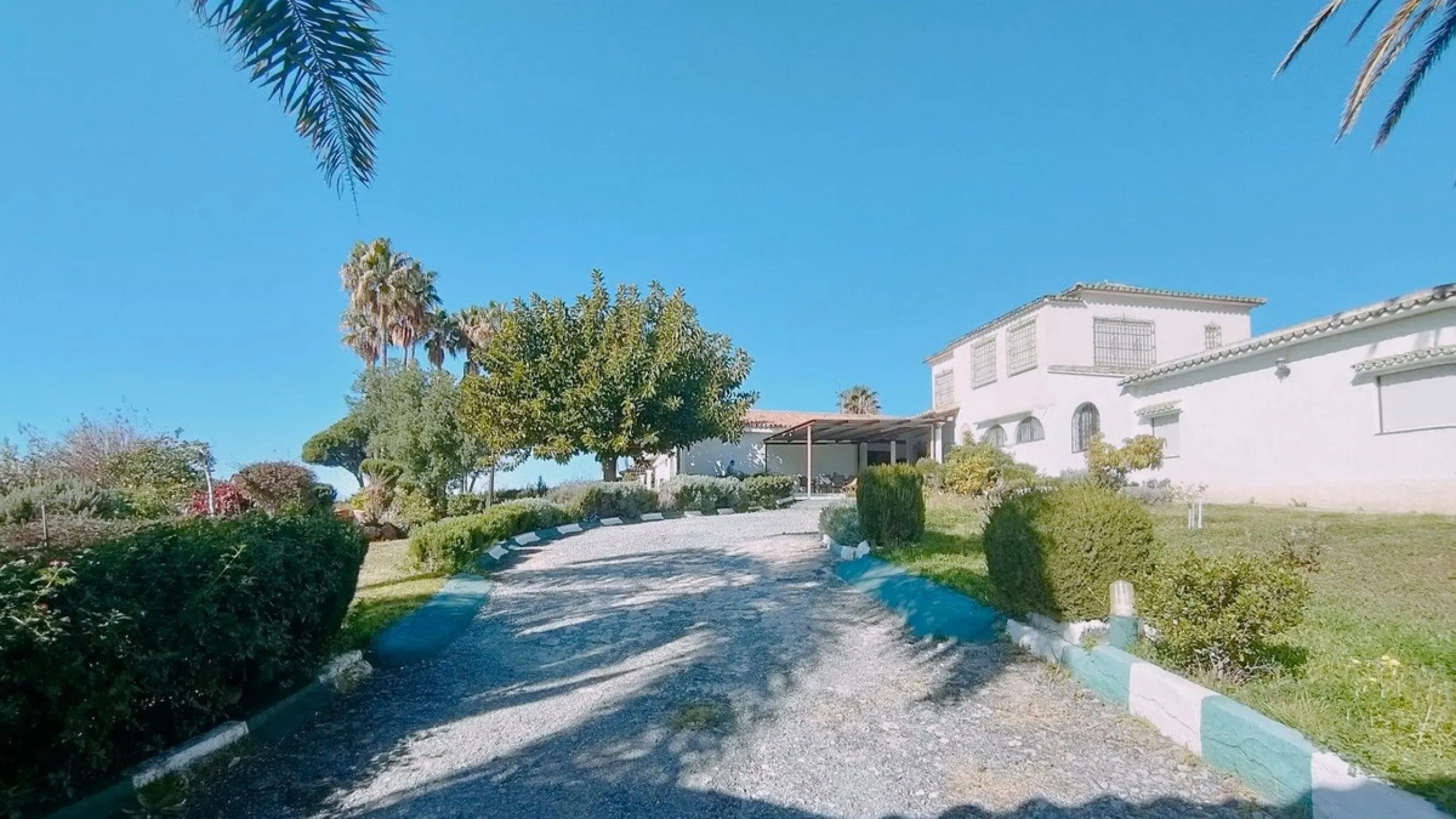 Finca with Sea & Port Views – Marbella,