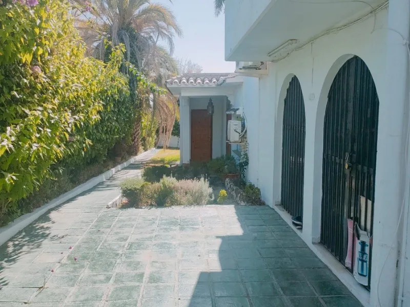 Finca with Sea & Port Views – Marbella,