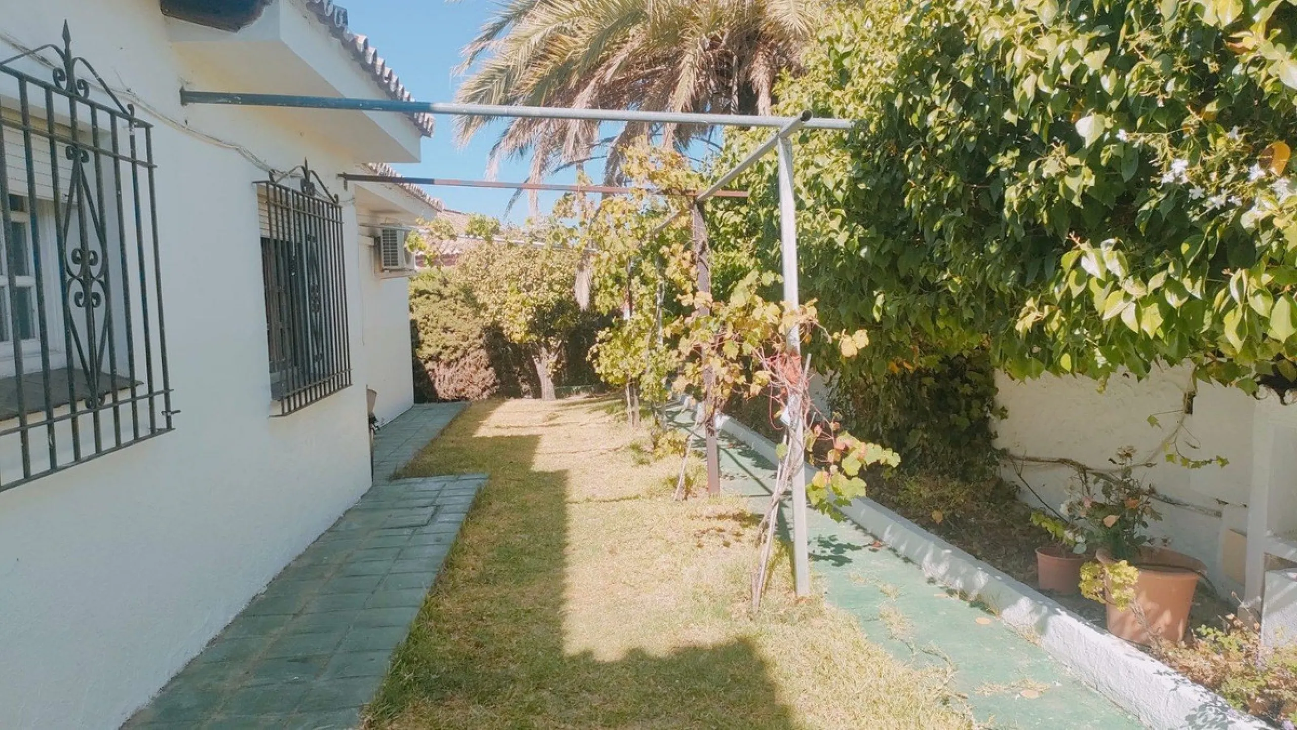 Finca with Sea & Port Views – Marbella,