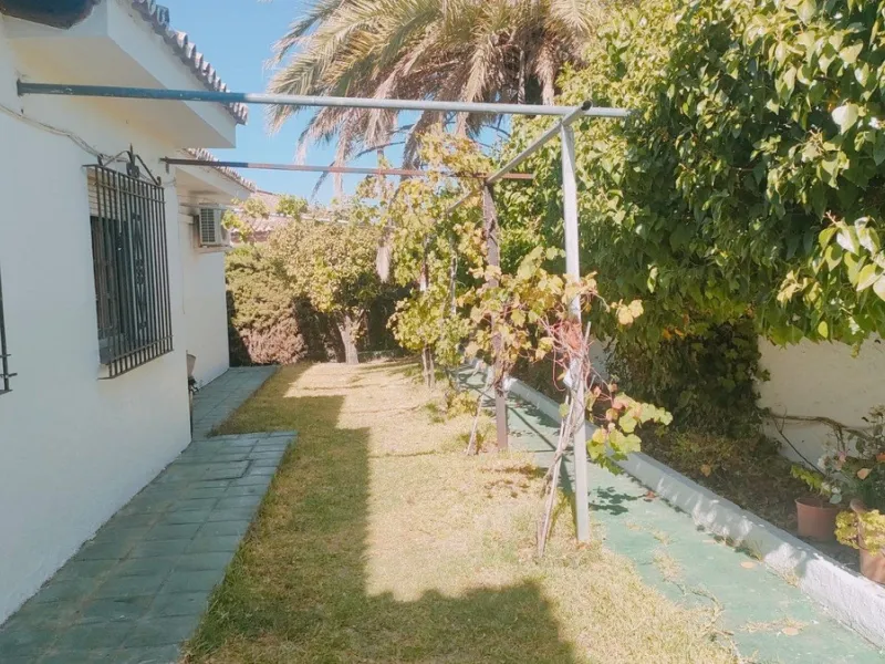 Finca with Sea & Port Views – Marbella,