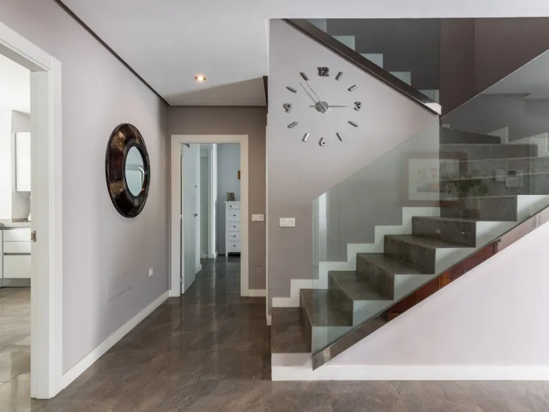 House - Detached Villa в продаже в Marbella, Málaga. В доме 4 спален и 2 ванных комнат. Площадь дома 166 м². Площадь участка 415 м²