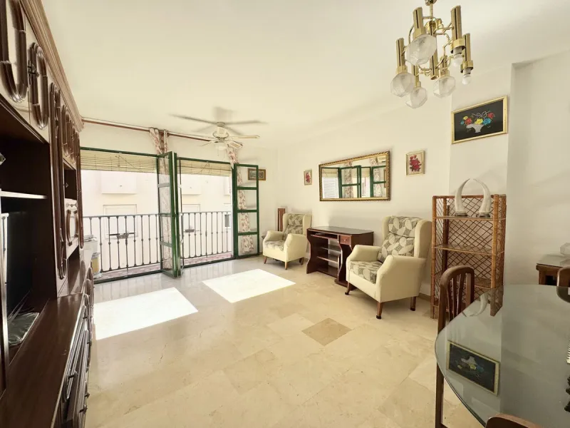 Apartment - Middle Floor Apartment в продаже в Fuengirola, Málaga. В доме 3 спален и 1 ванных комнат. Площадь дома 94 м²